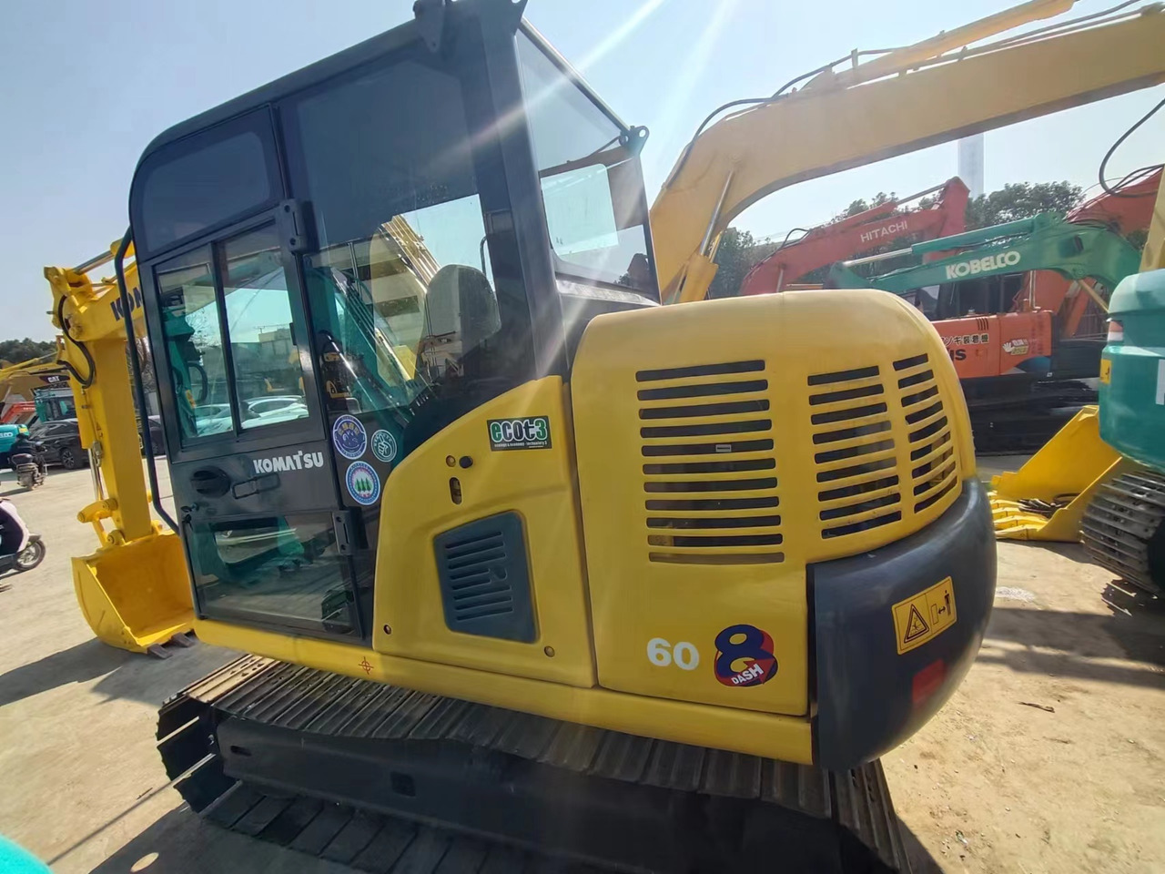 KOMATSU PC60-8 - Miniexcavadora: foto 5 KOMATSU PC60-8 - Miniexcavadora: foto 5