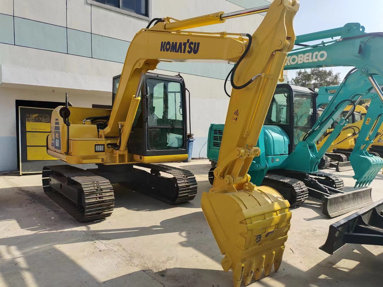 KOMATSU PC60-8 - Miniexcavadora: foto 2 KOMATSU PC60-8 - Miniexcavadora: foto 2