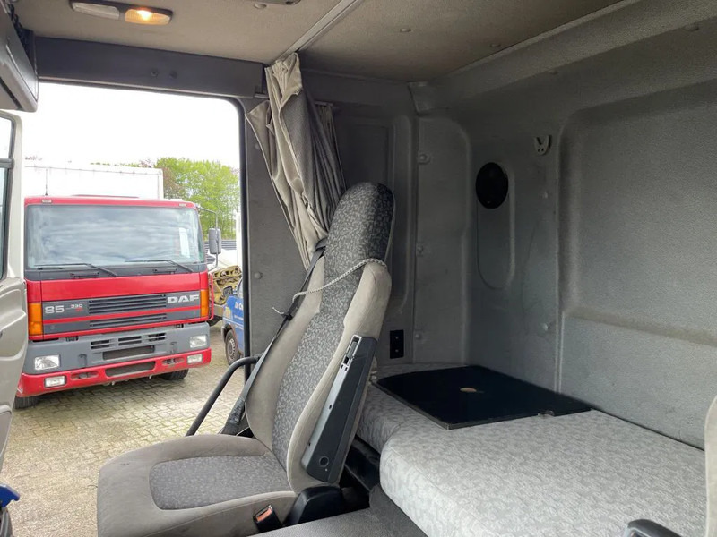 Cabeza tractora DAF CF 85.460 Tractor unit: foto 9