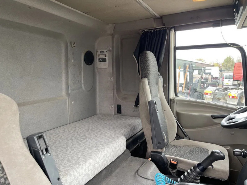 Cabeza tractora DAF CF 85.460 Tractor unit: foto 12