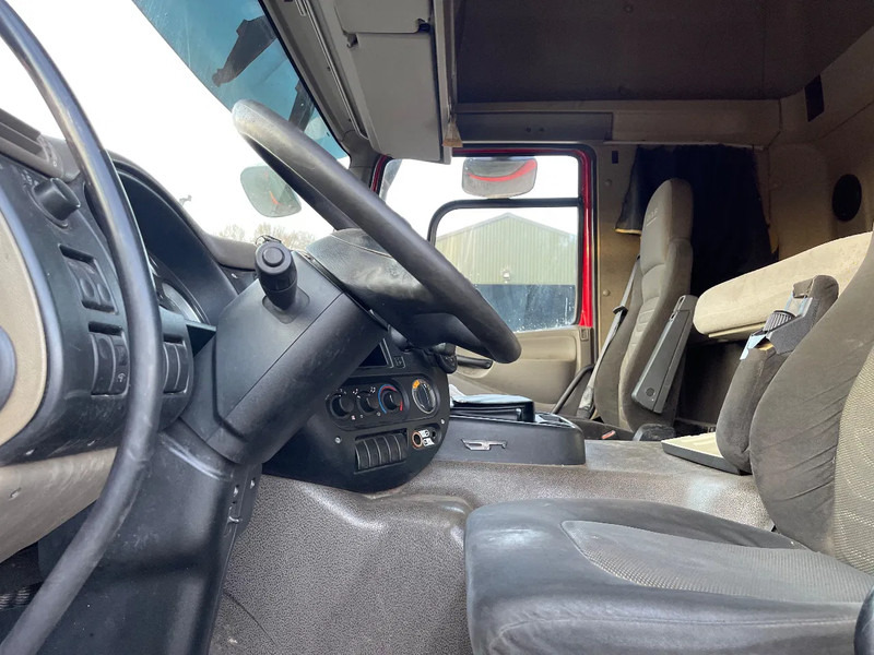 Cabeza tractora DAF CF 85 Tractor unit: foto 9