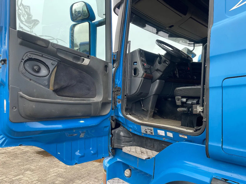 Foto del interior 1: Cabeza tractora Scania R560 V8 Tractor unit