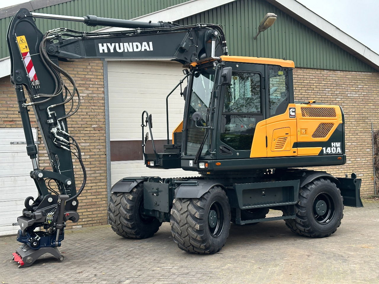 Hyundai HW140A - Excavadora de ruedas: foto 4 Hyundai HW140A - Excavadora de ruedas: foto 4