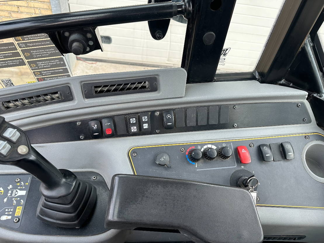 Cargadora de ruedas telescópica JCB TM220 SV A: foto 14