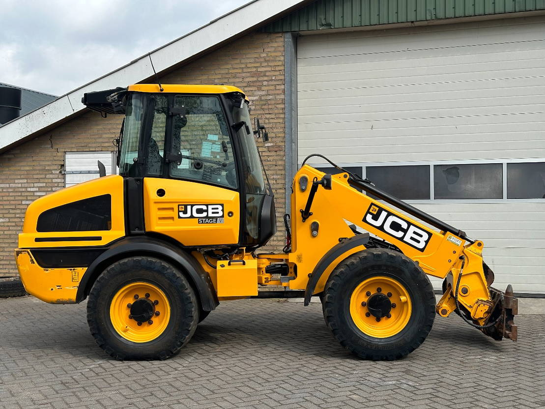 Cargadora de ruedas telescópica JCB TM220 SV A: foto 9