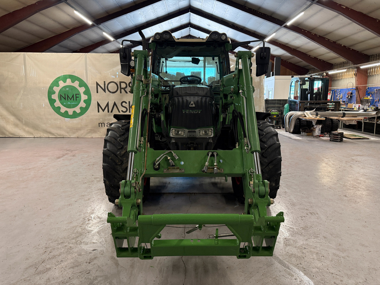 Tractor Fendt 211 Vario TMS: foto 8