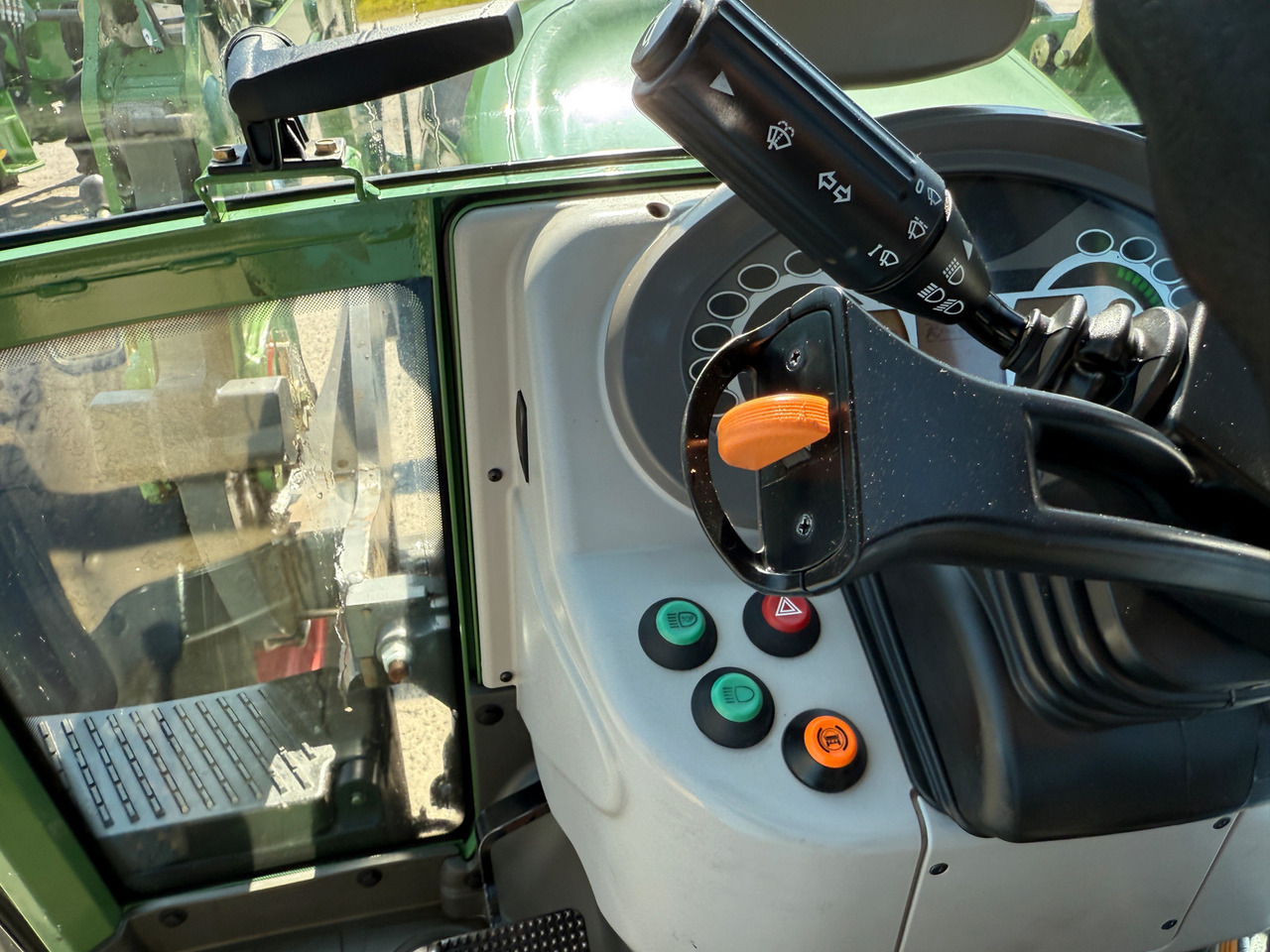 Tractor Fendt 211 Vario TMS: foto 16