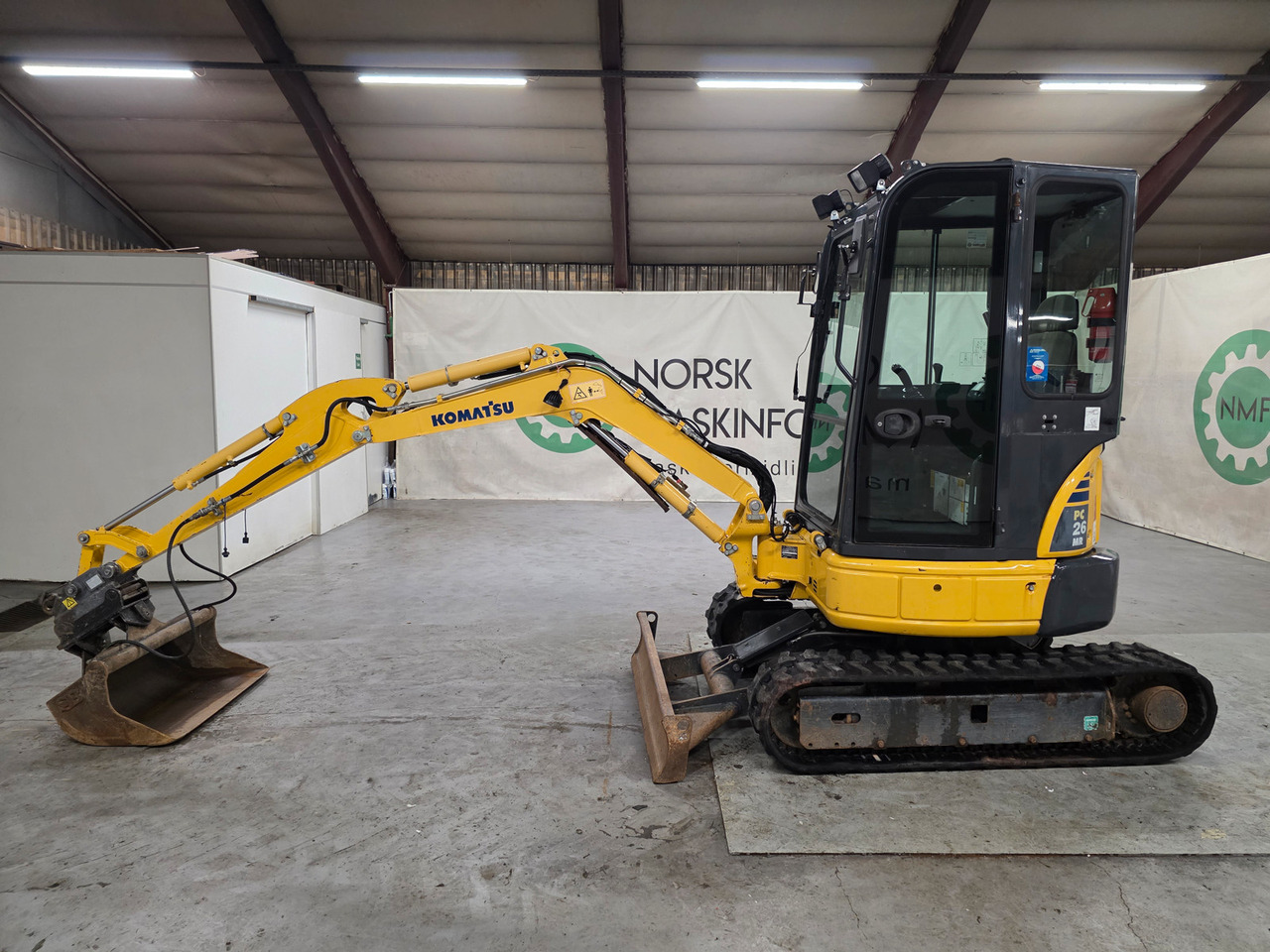 Komatsu PC26MR-3 - Miniexcavadora: foto 2 Komatsu PC26MR-3 - Miniexcavadora: foto 2