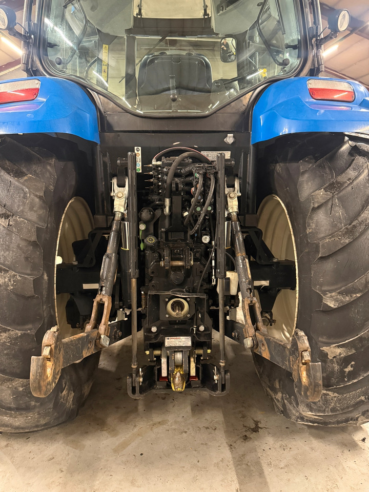 New Holland T6.140 EC - Tractor: foto 4 New Holland T6.140 EC - Tractor: foto 4
