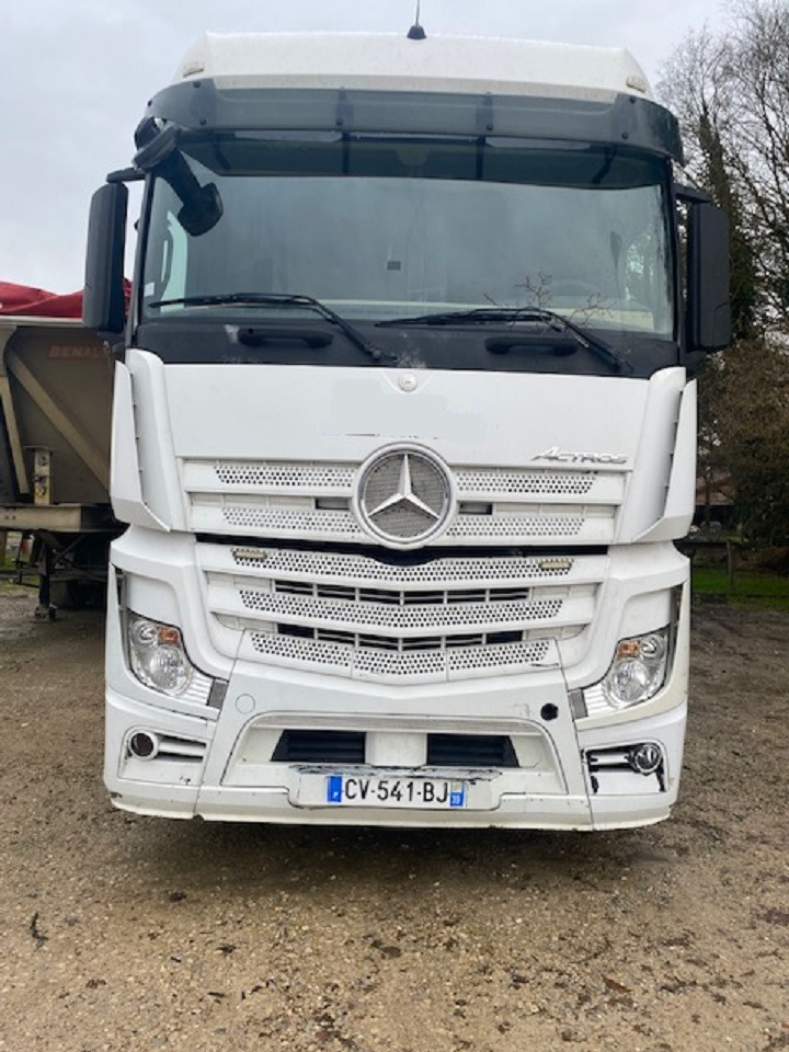MERCEDES BENZ Actros 18.51 - Cabeza tractora: foto 1 MERCEDES BENZ Actros 18.51 - Cabeza tractora: foto 1