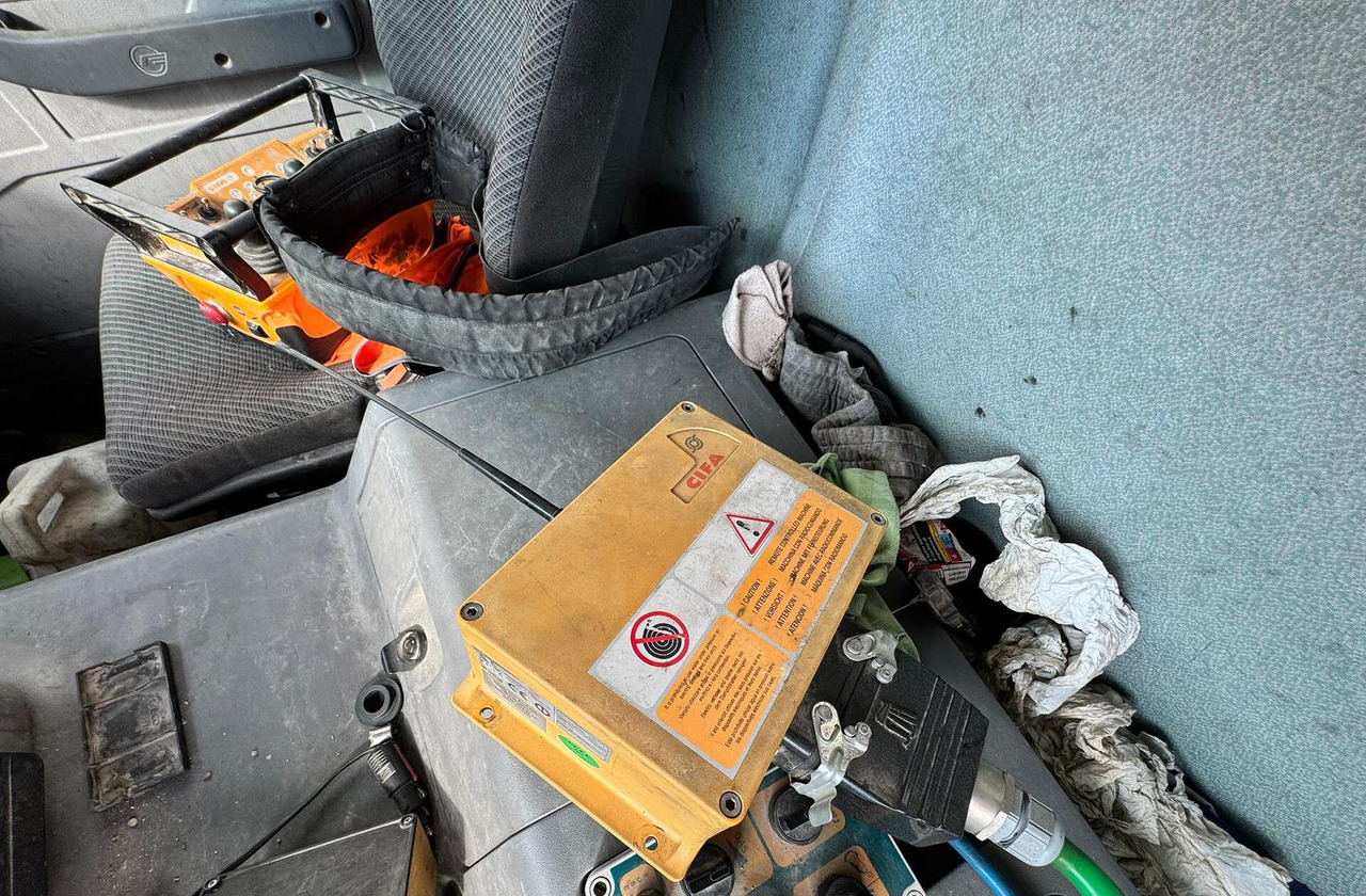 Betonpompa 28MT CIFA ASTRA HD84.38 - Camión hormigonera con bomba: foto 5 Betonpompa 28MT CIFA ASTRA HD84.38 - Camión hormigonera con bomba: foto 5