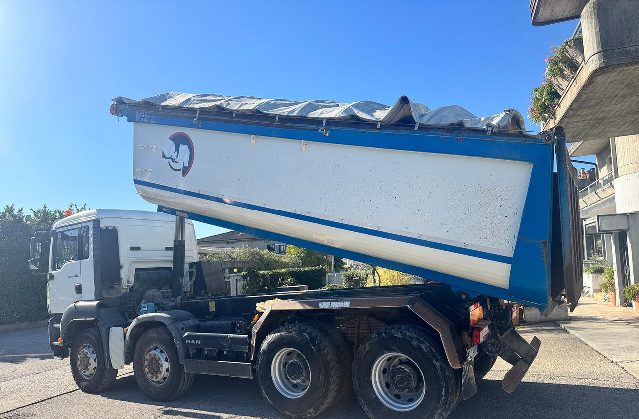 RIBALTABILE MAN TGA 41.480 (8X4) - Camión volquete: foto 4 RIBALTABILE MAN TGA 41.480 (8X4) - Camión volquete: foto 4