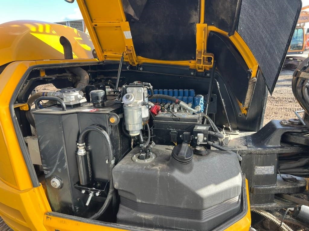 Miniexcavadora JCB 100C-2: foto 11