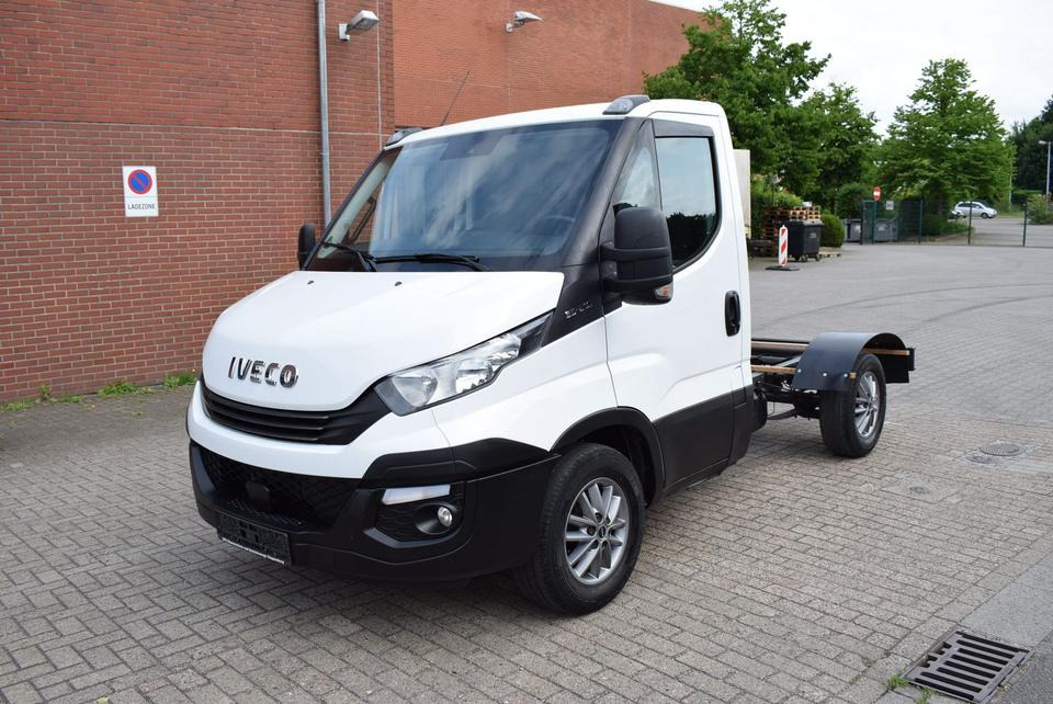 Iveco Daily 35 S21 3,0 Automatik Luftfederung Tempomat - Camión chasis, Furgoneta: foto 1 Iveco Daily 35 S21 3,0 Automatik Luftfederung Tempomat - Camión chasis, Furgoneta: foto 1