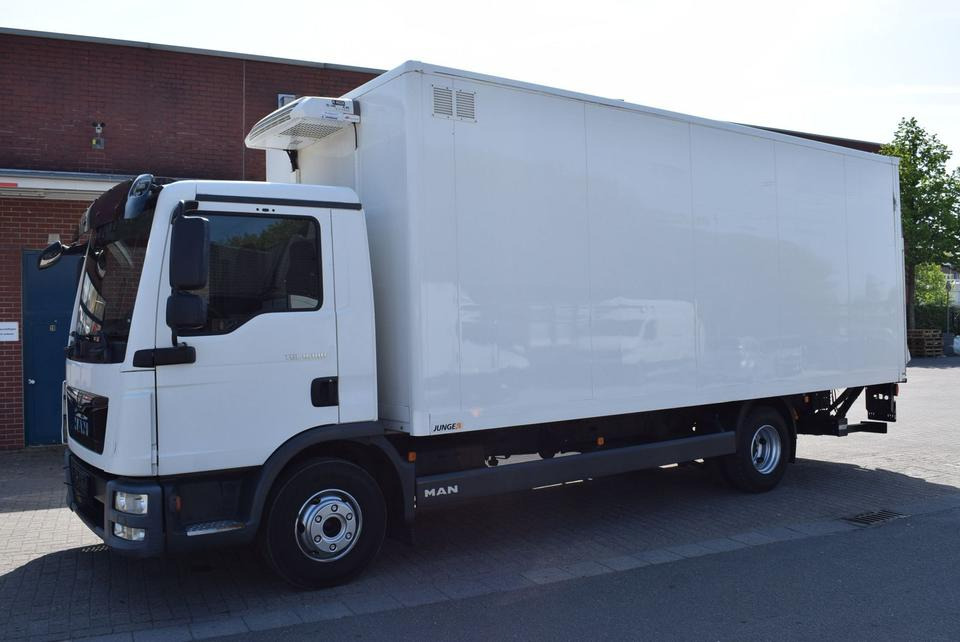 MAN TGL 8.180 Koffer 6,20mLBW 1000KG Klima - Camión caja cerrada: foto 3 MAN TGL 8.180 Koffer 6,20mLBW 1000KG Klima - Camión caja cerrada: foto 3