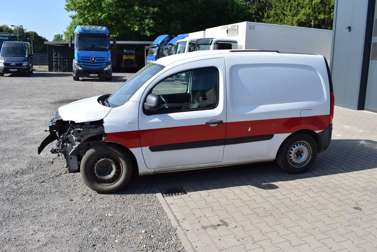 Mercedes-Benz Citan 109 CDI lang Klima AHK Regale UNFALL - Furgoneta pequeña: foto 5 Mercedes-Benz Citan 109 CDI lang Klima AHK Regale UNFALL - Furgoneta pequeña: foto 5