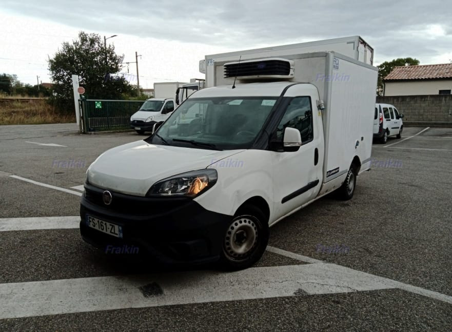 FIAT DOBLO KONTENER CHŁODNIA NR 830 - Furgoneta frigorifica: foto 1 FIAT DOBLO KONTENER CHŁODNIA NR 830 - Furgoneta frigorifica: foto 1