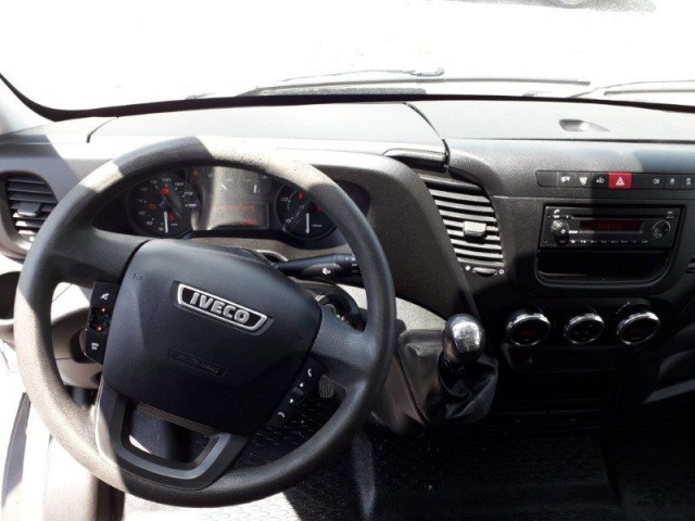 IVECO 35S15V - Furgón: foto 2 IVECO 35S15V - Furgón: foto 2
