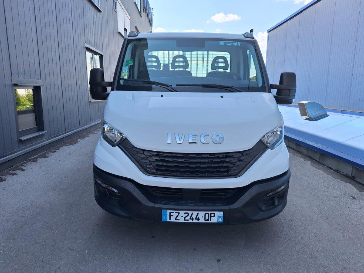 IVECO Daily 35C14 tipper - Furgoneta basculante: foto 2 IVECO Daily 35C14 tipper - Furgoneta basculante: foto 2