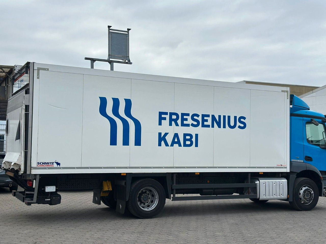 Mercedes-Benz Antos 1830+Isolierkoffer - Camión caja cerrada: foto 4 Mercedes-Benz Antos 1830+Isolierkoffer - Camión caja cerrada: foto 4