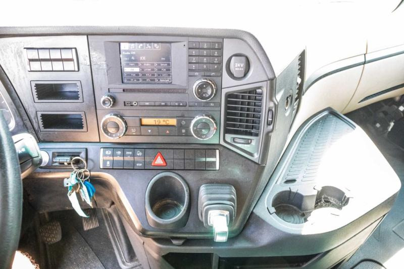 Cabeza tractora Mercedes ACTROS 1848 LS: foto 6