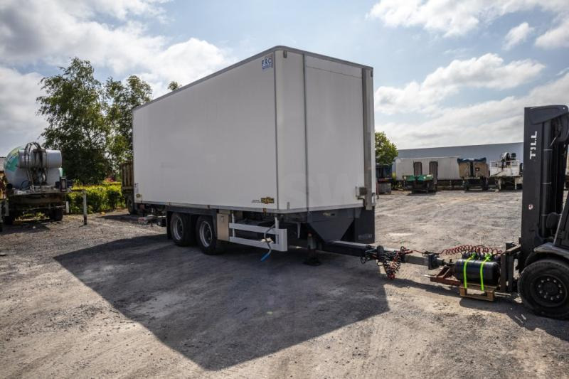 Chereau CHEREAU+CARRIER+DHOLLANDIA 2.5 T. - Remolque caja cerrada: foto 4 Chereau CHEREAU+CARRIER+DHOLLANDIA 2.5 T. - Remolque caja cerrada: foto 4