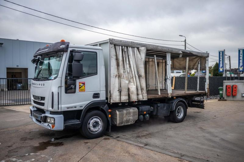 Iveco EUROCARGO 120EL19 - Camión lona: foto 5 Iveco EUROCARGO 120EL19 - Camión lona: foto 5