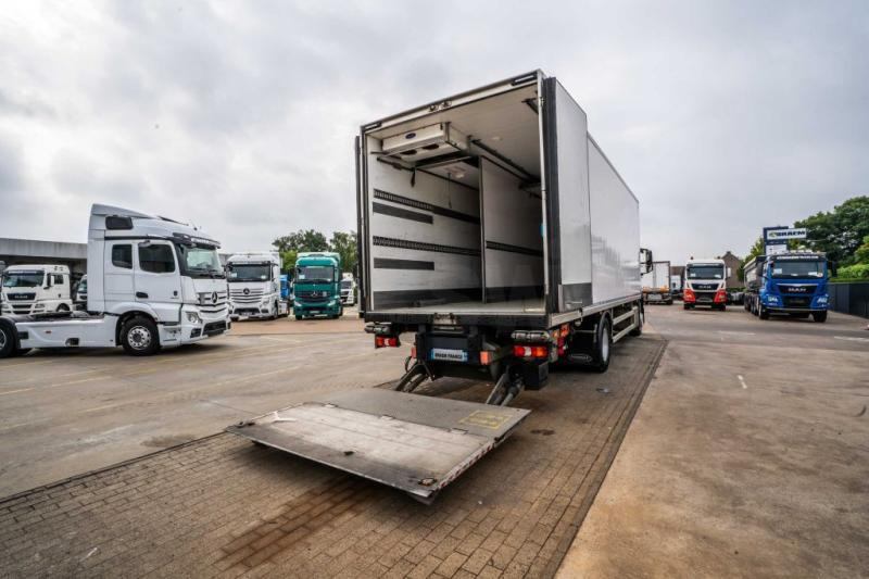 Mercedes ANTOS 1833 +CARRIER SUPRA MULTI 1250Mt+DHOLLANDIA 2.5T - Camión frigorífico: foto 5 Mercedes ANTOS 1833 +CARRIER SUPRA MULTI 1250Mt+DHOLLANDIA 2.5T - Camión frigorífico: foto 5