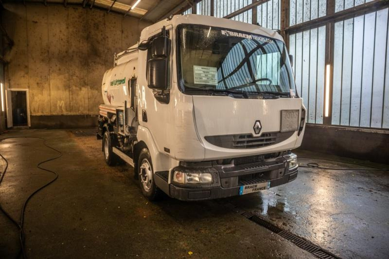 Renault 180 DCI+5500L/3COMP LAMES - Camión cisterna: foto 2 Renault 180 DCI+5500L/3COMP LAMES - Camión cisterna: foto 2