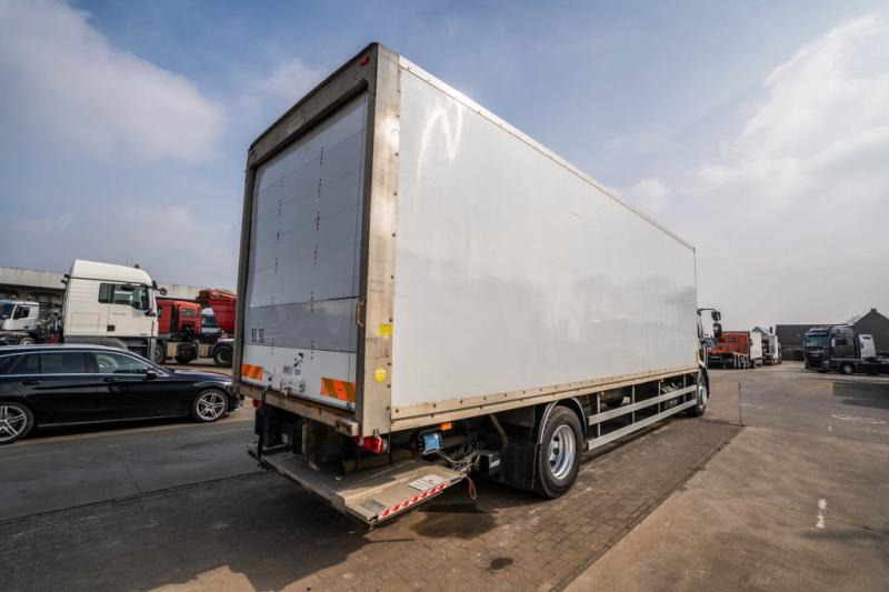 Renault MIDLUM 270 DXI (18t.) - Camión caja cerrada: foto 4 Renault MIDLUM 270 DXI (18t.) - Camión caja cerrada: foto 4