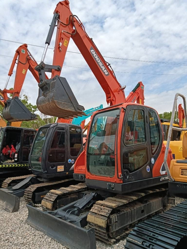 Doosan DX 75 - Excavadora de cadenas: foto 2 Doosan DX 75 - Excavadora de cadenas: foto 2