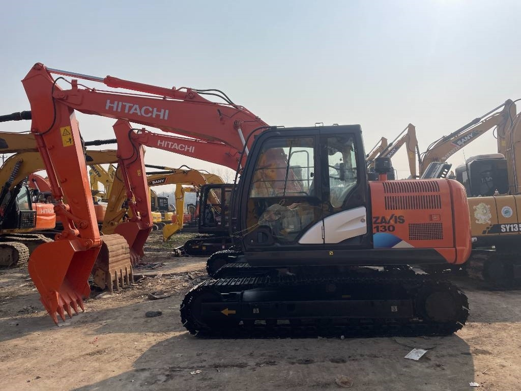 Hitachi ZX 130 - Excavadora de cadenas: foto 3 Hitachi ZX 130 - Excavadora de cadenas: foto 3