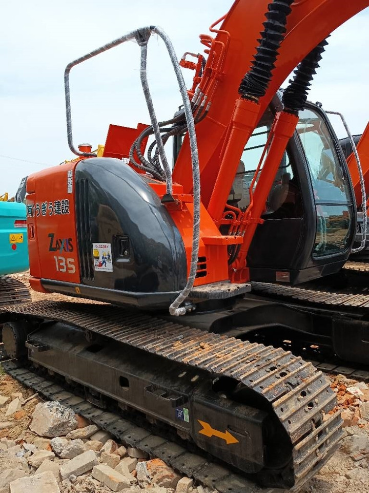 Hitachi ZX 135 - Excavadora de cadenas: foto 2 Hitachi ZX 135 - Excavadora de cadenas: foto 2