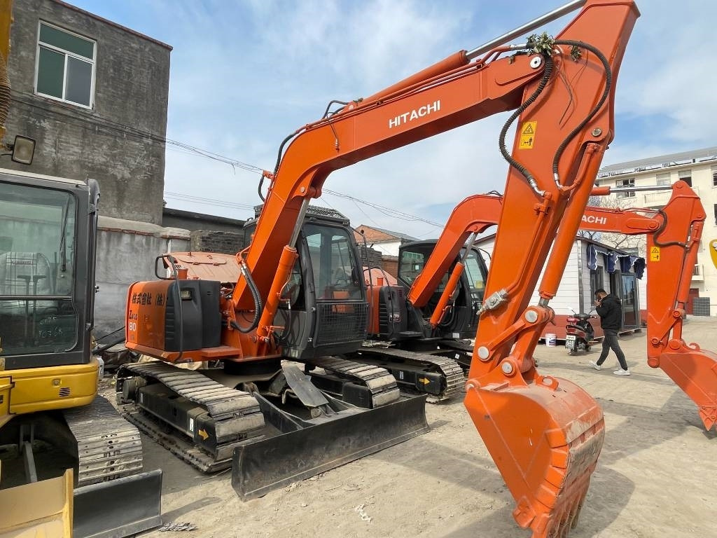 Hitachi ZX 80 - Excavadora de cadenas: foto 1 Hitachi ZX 80 - Excavadora de cadenas: foto 1