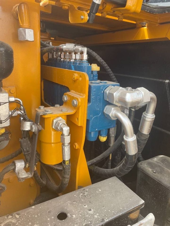 Komatsu PC 240 LC - Excavadora de cadenas: foto 2 Komatsu PC 240 LC - Excavadora de cadenas: foto 2