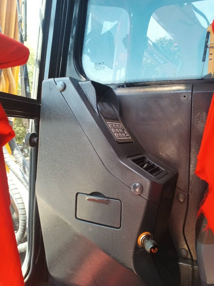 Sany 60C - Excavadora de cadenas: foto 5 Sany 60C - Excavadora de cadenas: foto 5