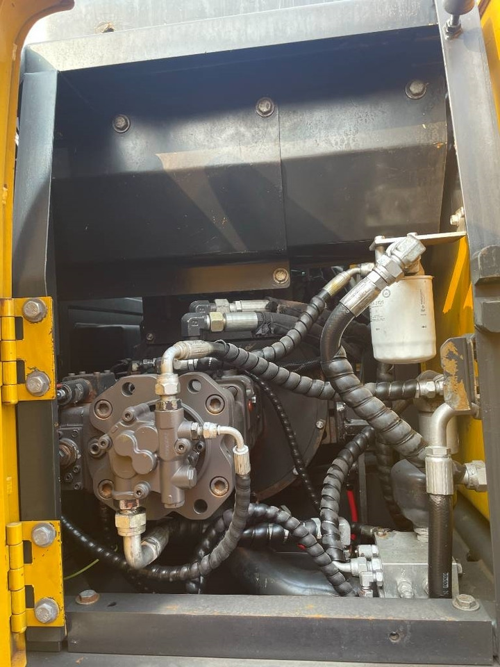 Excavadora de cadenas Volvo EC 140: foto 8