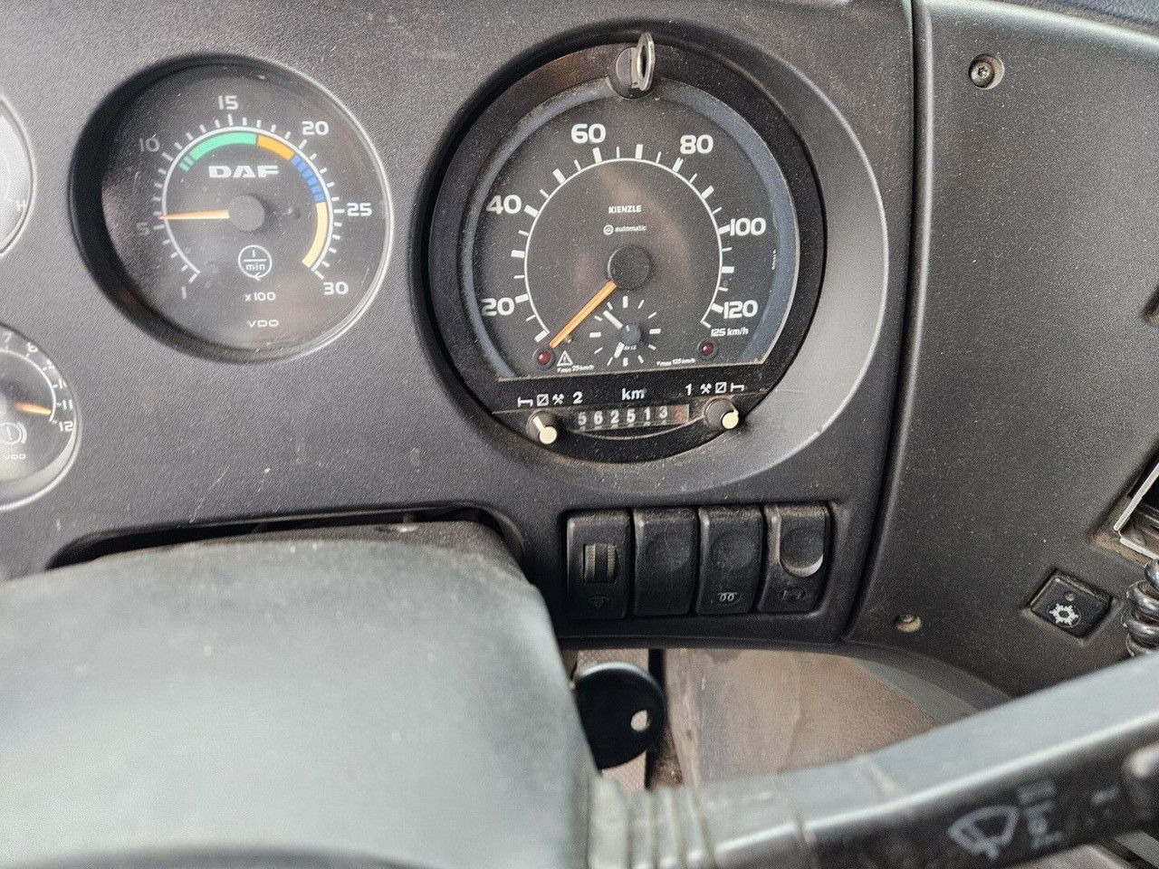 Cabeza tractora DAF XF 95.430 -2001 - Manual Pump AND Injectors - Euro 2- Manual GEA: foto 16