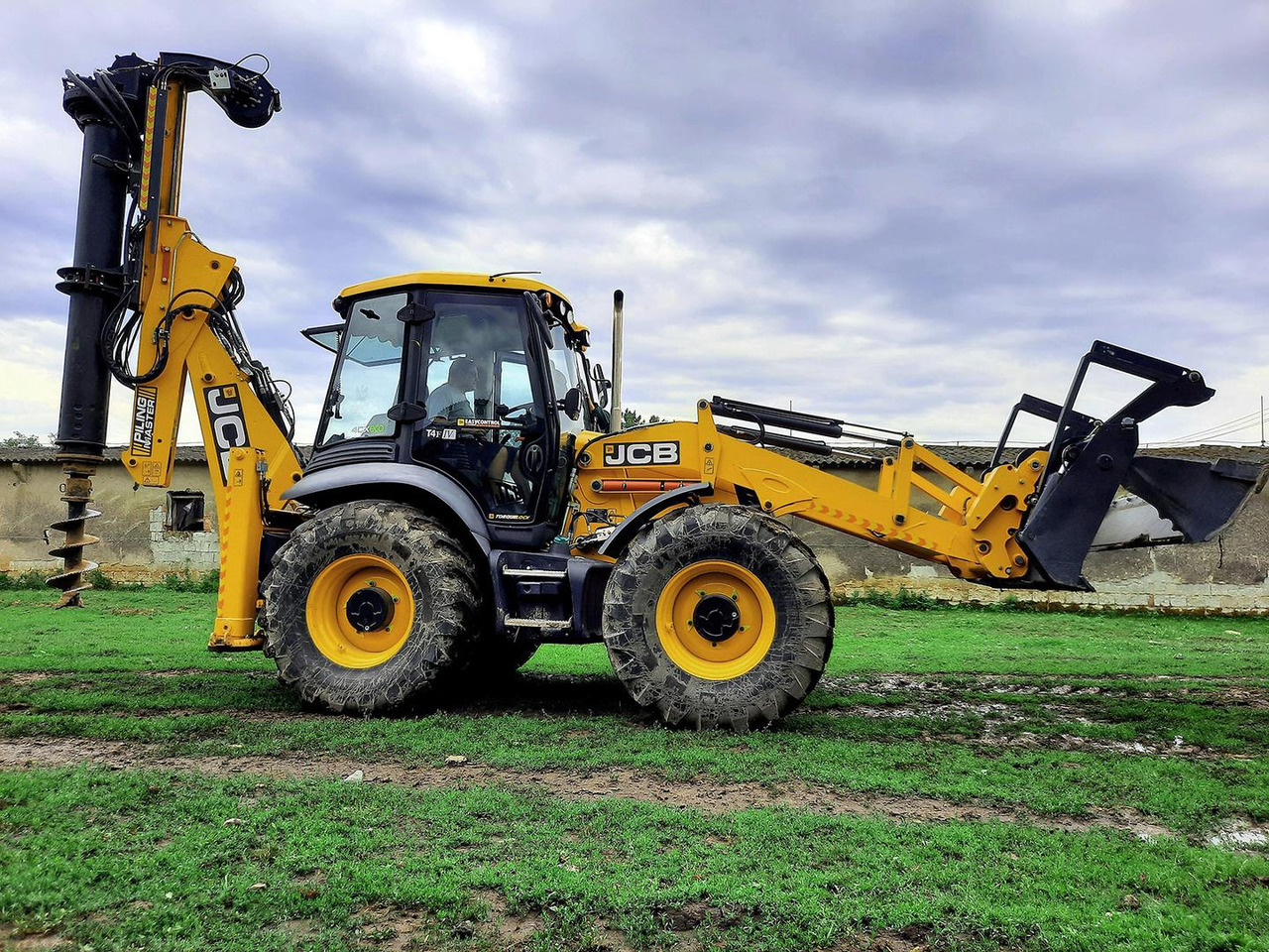 JCB 4CX, Vrtná súprava, Traktobager - Retroexcavadora: foto 1 JCB 4CX, Vrtná súprava, Traktobager - Retroexcavadora: foto 1