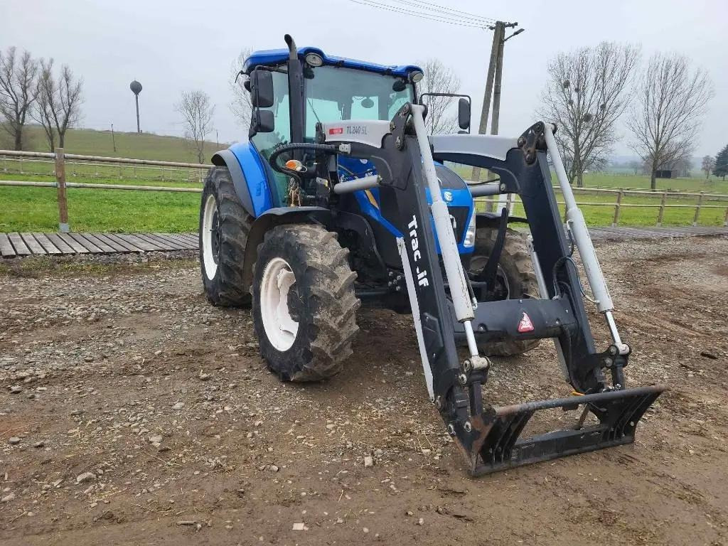 New Holand TD, 5.95, + Trac Lift TL 240 SL - Tractor: foto 3 New Holand TD, 5.95, + Trac Lift TL 240 SL - Tractor: foto 3