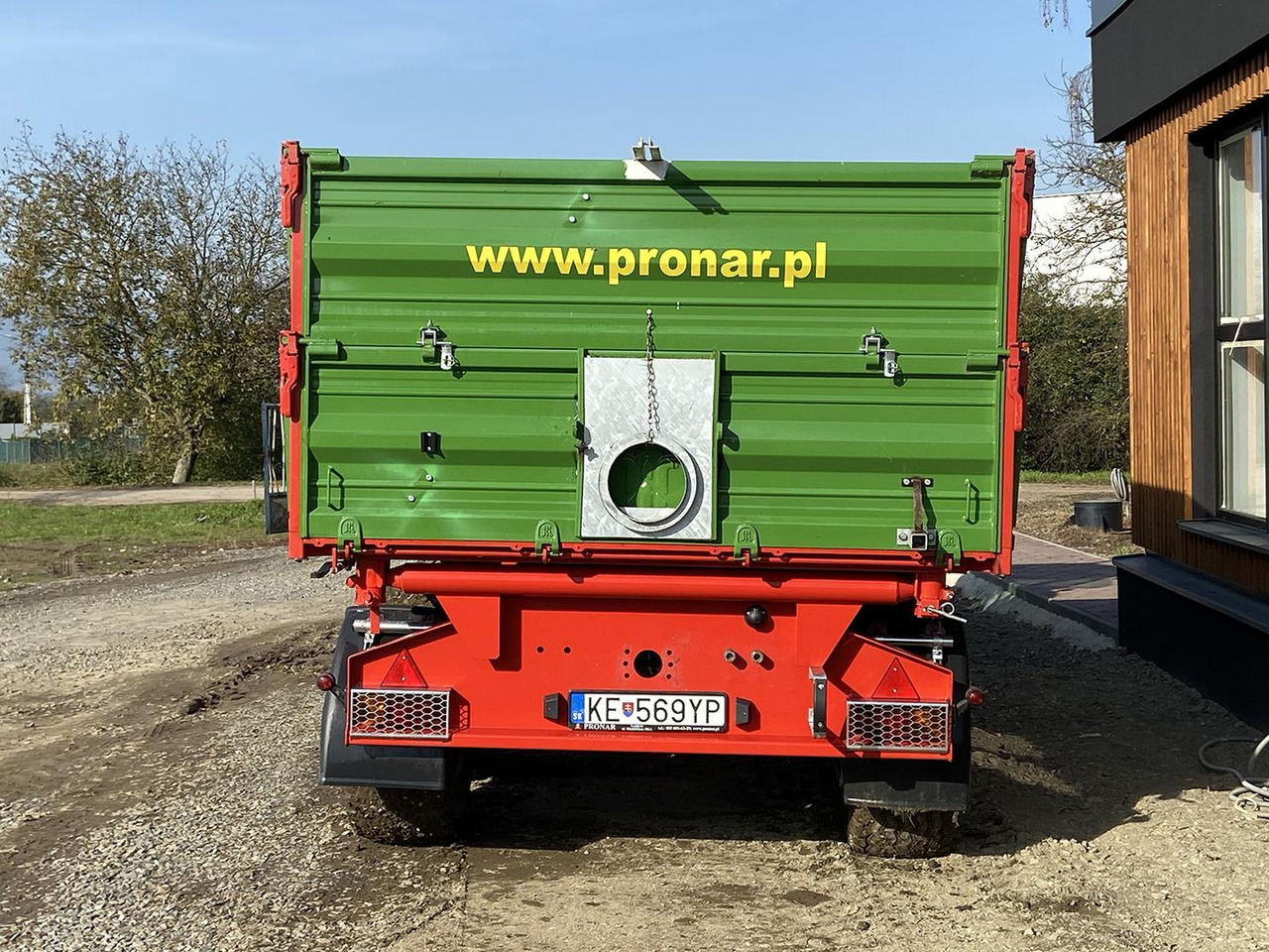Pronar T, Traktorový náves + šnek, 663/4 - Remolque volquete agrícola: foto 4 Pronar T, Traktorový náves + šnek, 663/4 - Remolque volquete agrícola: foto 4