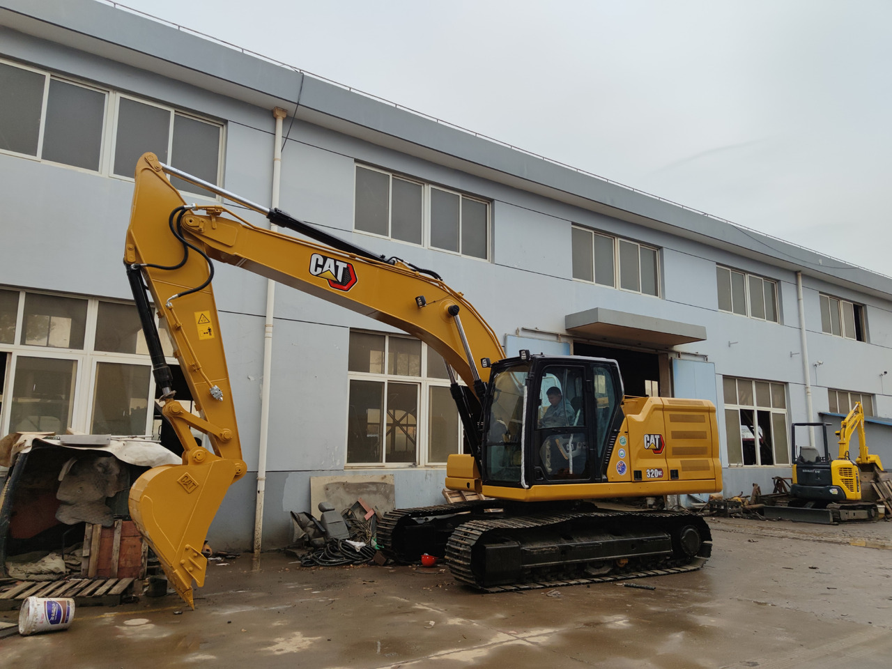 CATERPILLAR 320GC - Autogrúa: foto 5 CATERPILLAR 320GC - Autogrúa: foto 5