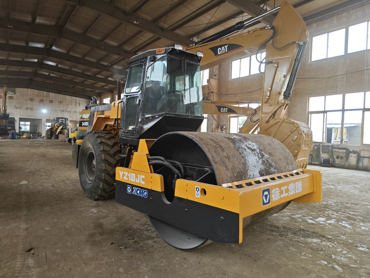 XCMG YZ18JC Used xcmg road roller/compactor - Apisonadora de asfalto: foto 1 XCMG YZ18JC Used xcmg road roller/compactor - Apisonadora de asfalto: foto 1