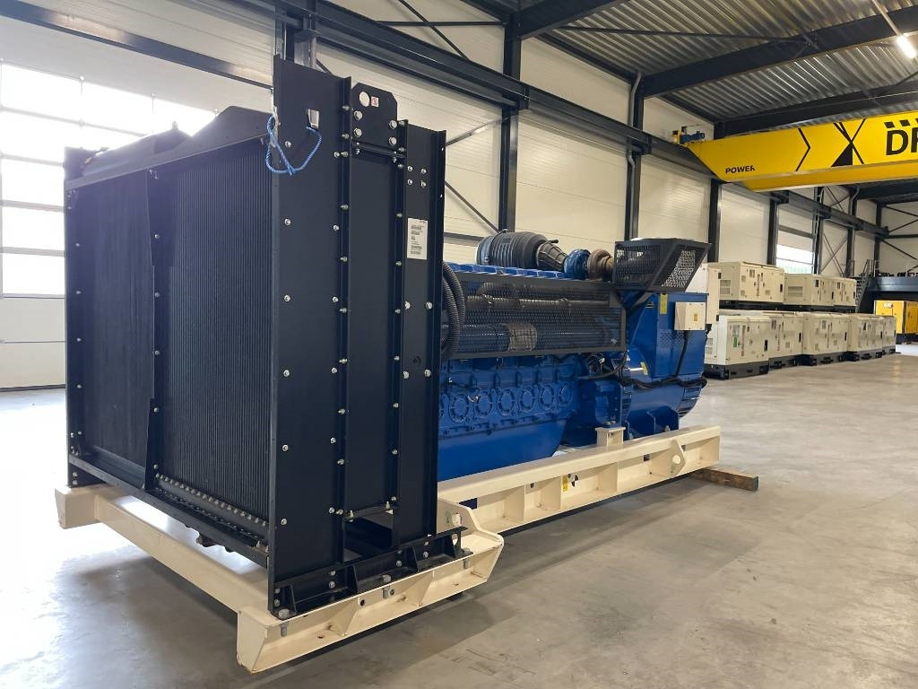 FG Wilson P1250-1 - 1250 kVA Open Genset - DPX-16028-O - Generador industriale: foto 4 FG Wilson P1250-1 - 1250 kVA Open Genset - DPX-16028-O - Generador industriale: foto 4