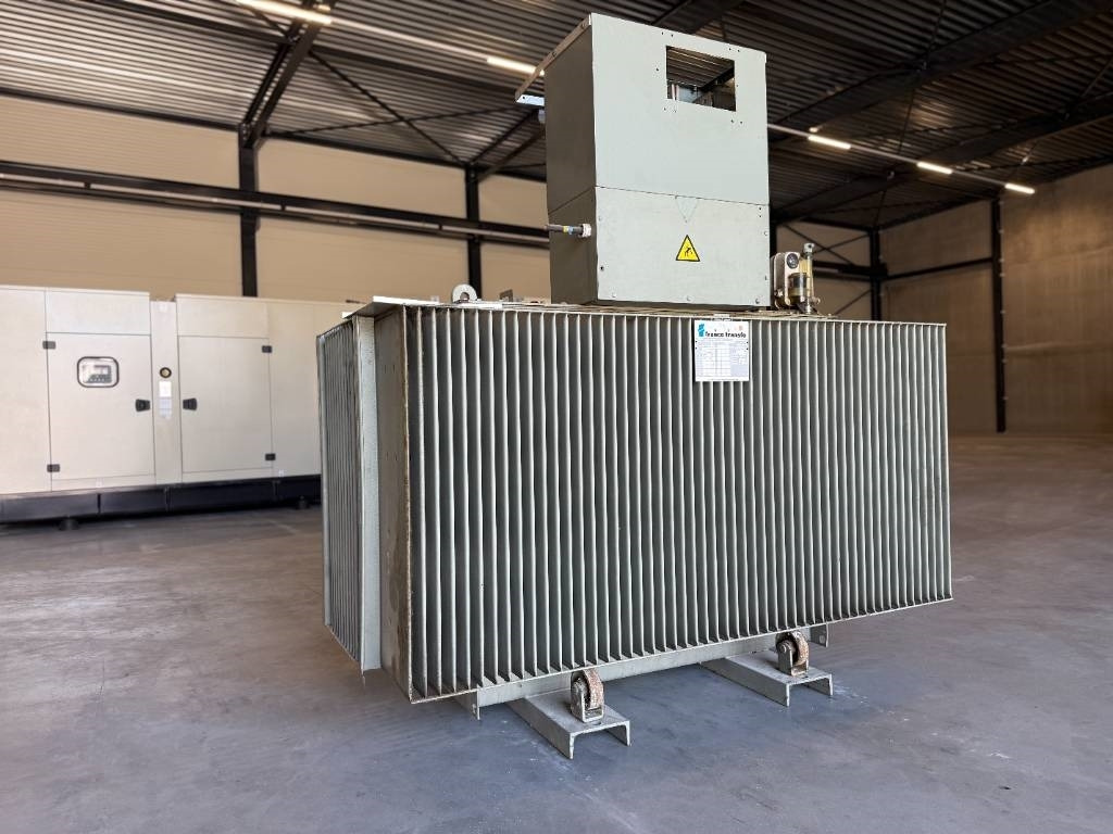 Merlin Gerin France Transfo DYN11 OIL 1600 kVA 380V/16kV - Equipo de construcción: foto 2 Merlin Gerin France Transfo DYN11 OIL 1600 kVA 380V/16kV - Equipo de construcción: foto 2
