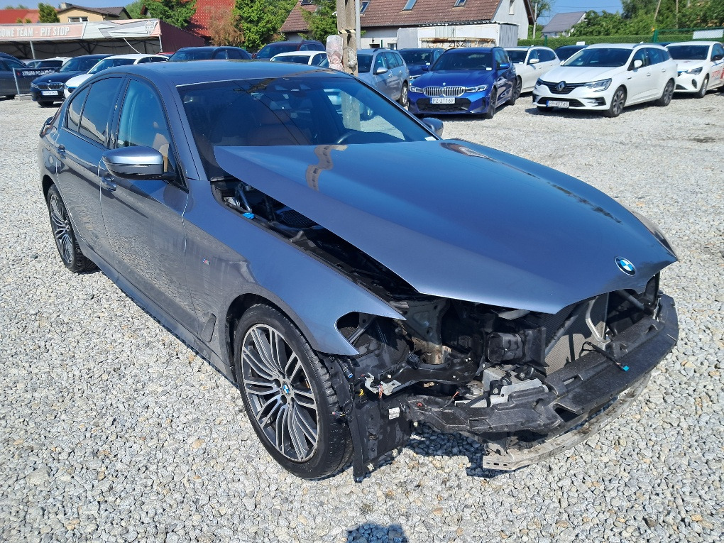 Sedan BMW 520D XDRIVE SEDAN: foto 1
