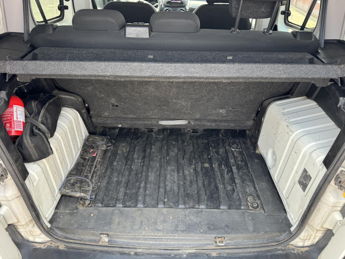 Coche FIAT FIORINO MINIVAN: foto 9