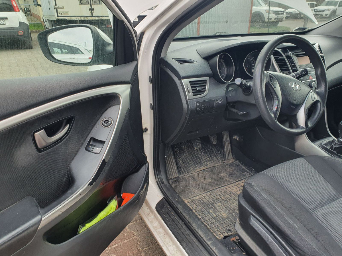 HYUNDAI I30 HATCHBACK - Hatchback: foto 5 HYUNDAI I30 HATCHBACK - Hatchback: foto 5