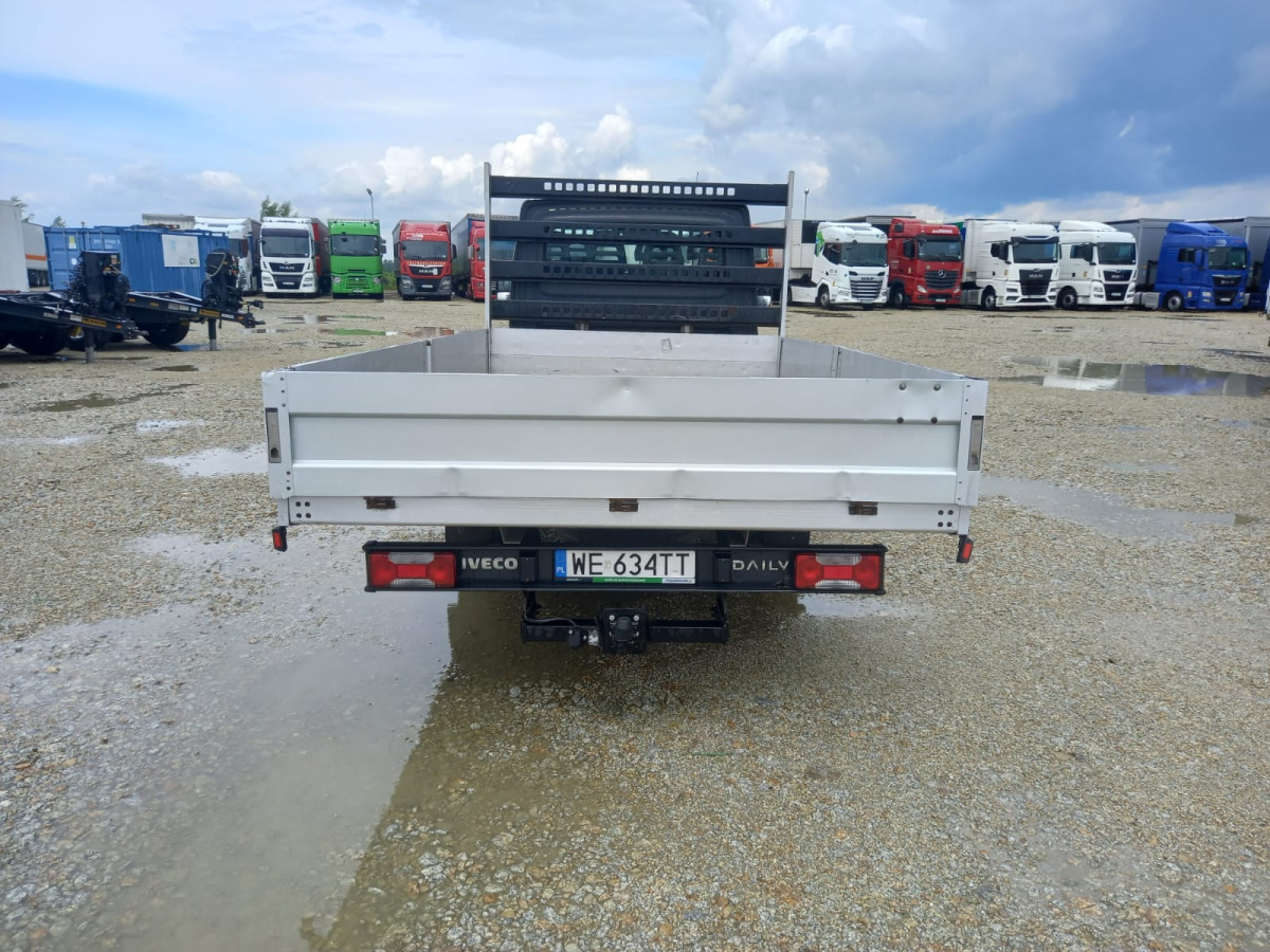 IVECO DAILY 35S15 DOKA - Furgoneta combi: foto 4 IVECO DAILY 35S15 DOKA - Furgoneta combi: foto 4