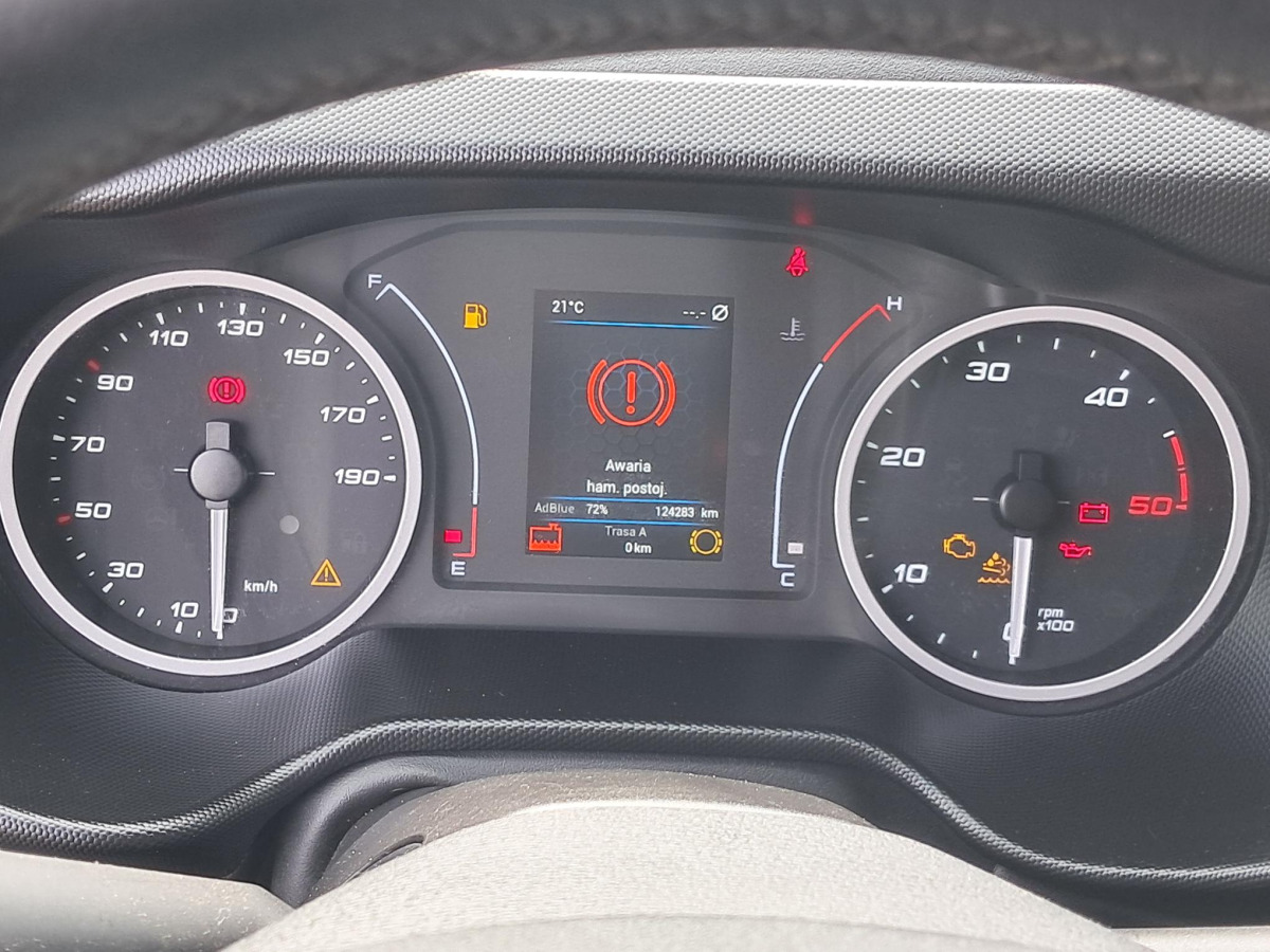 Camión caja cerrada IVECO DAILY KONTENER Z WINDĄ: foto 6